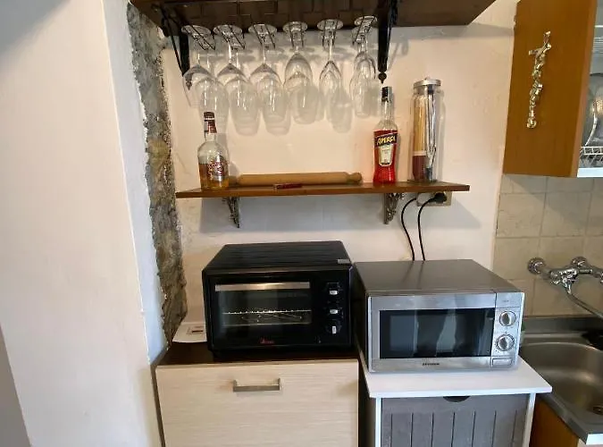 Rustico Lo Scarpone Камайоре