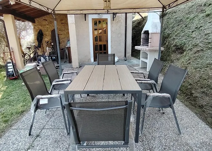 Rustico Lo Scarpone Дом отдыха Камайоре